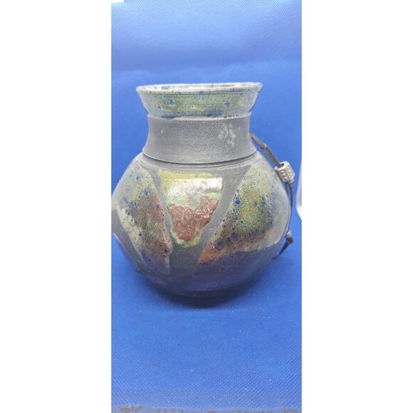 Fired Copper Raku Art Pottery Vase w/Tassel- Artist Signed "LEE" Mint Condition - Picture 4 of 11